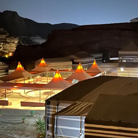 Desert Island Camp Wadi Rum Zewnętrze zdjęcie